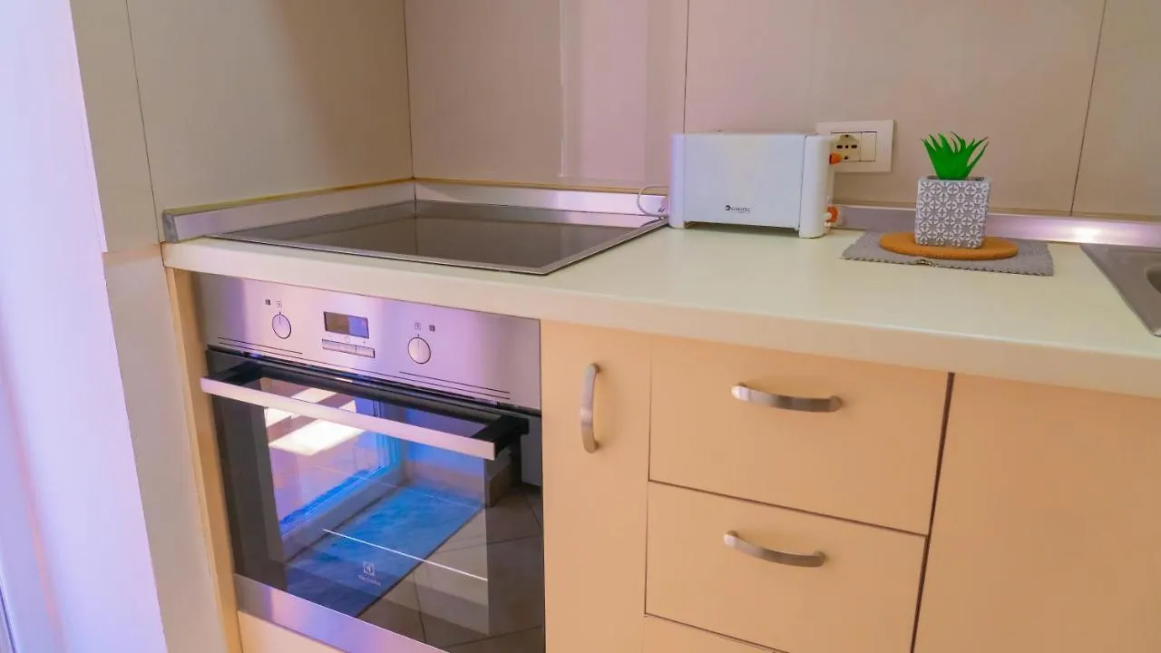 Easy Living Apartment Тирана